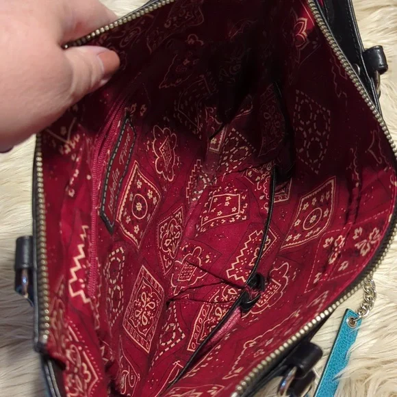 *RARE* Isabella Fiore leather Boston terrier dog shoulder bag purse tote - Picture 6 of 8